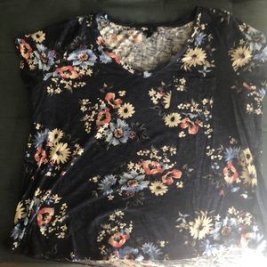 Floral pocket tee